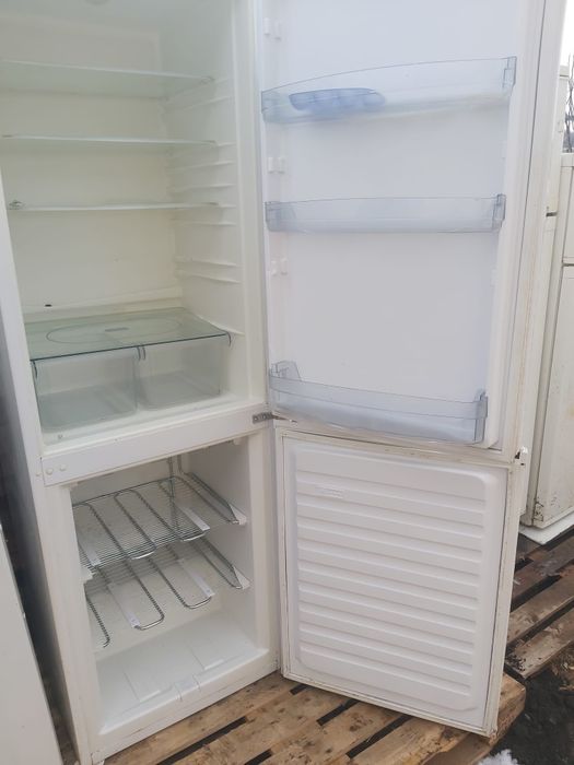 Frigider mărime medie