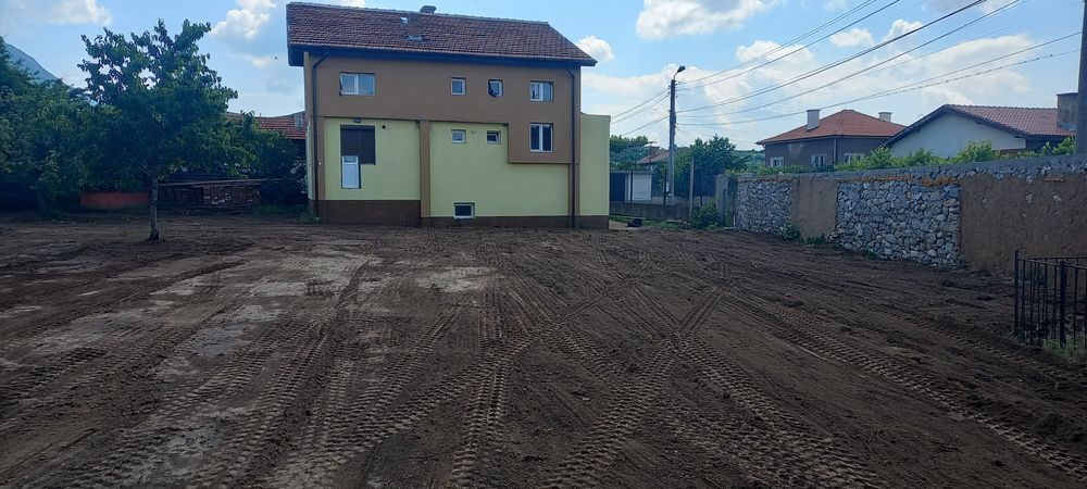 Професионално ПОДРАВНЯВАНЕ и Терасиране на на терени дворове и др.