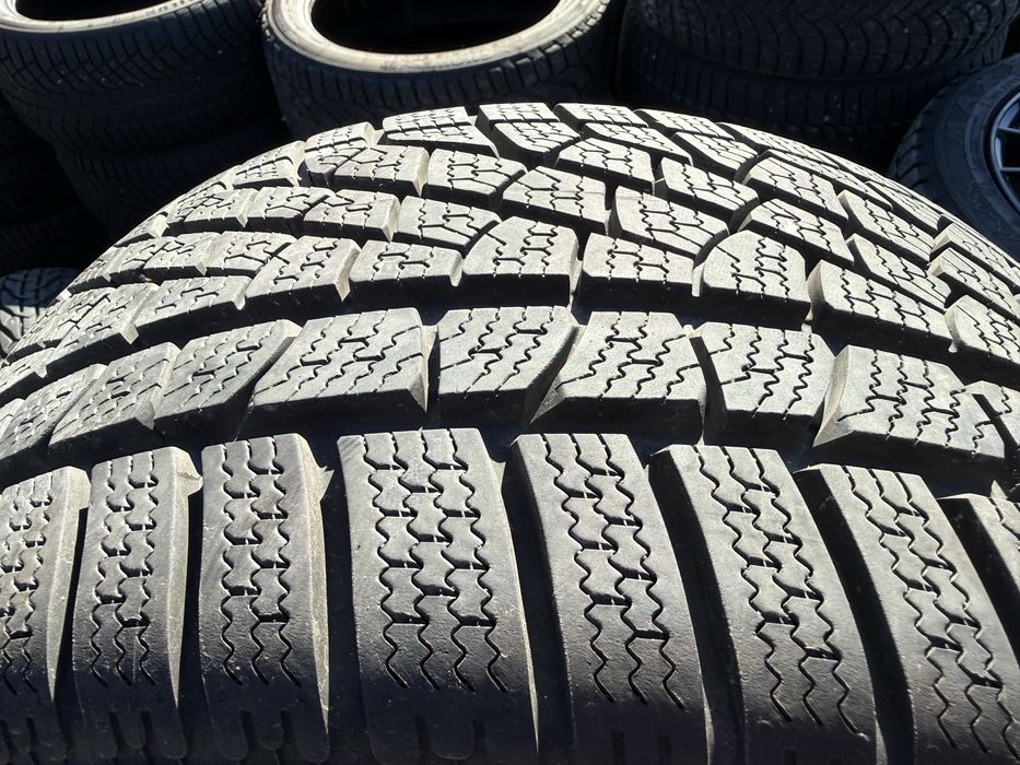 245/35/18 Pirelli Sottozero