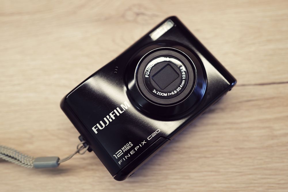 Aparat foto Fujifilm Finepix C20 12Mp Black baterii AA instagram Retro
