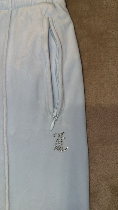 pantaloni Juicy Couture XS purtati de cateva ori 400 lei negociabil
