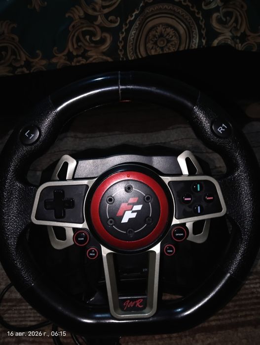 Продам игровой руль Fleh faer R900