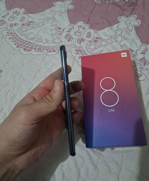 Xiaomi MI 8 Lite 6/128GB Black Igravoy Karobka Flagman Holati Yaxshi