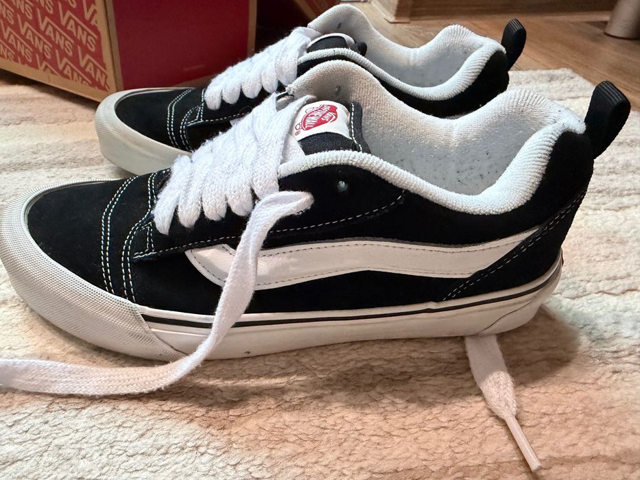 Продавам кецове VANS
