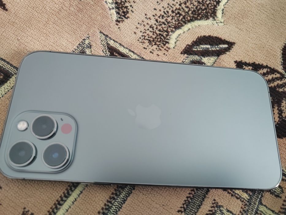 Продам iPhone 12 про макс