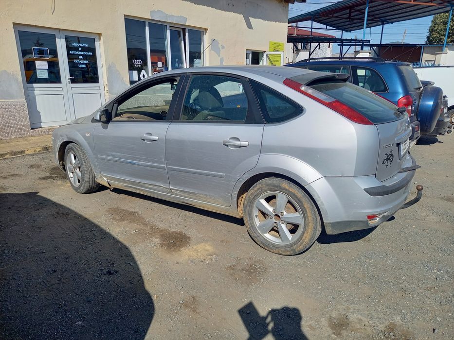 Форд Фокус 1.6 16V  на части !