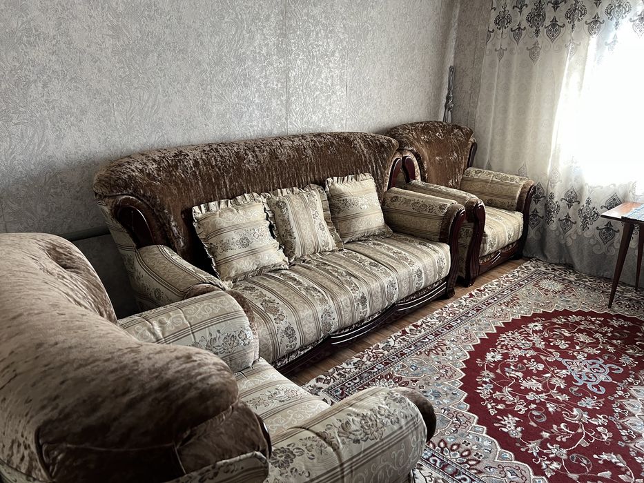 Продам диван в хорошем состоянии