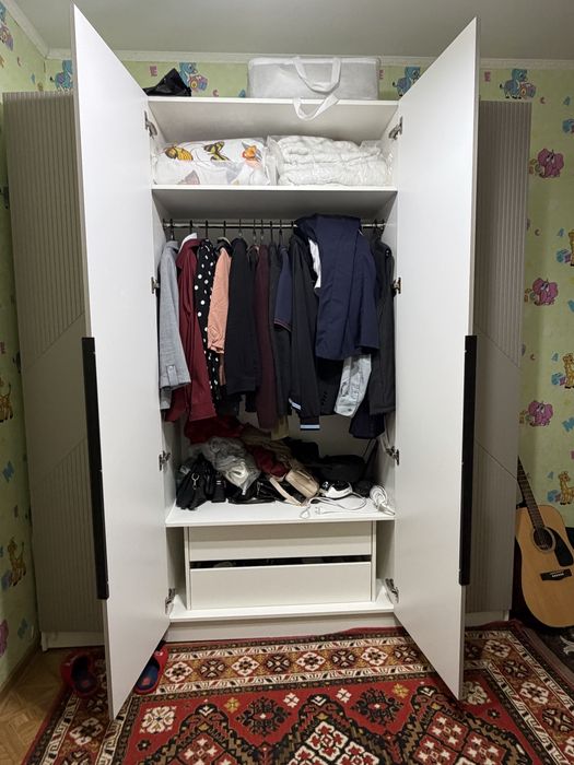 Продам почти новый шкаф