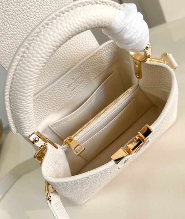 Geanta Louis Vuitton Capucines 21cm, tip Premium