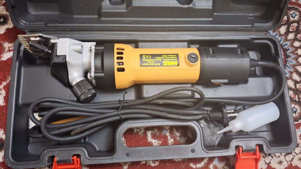 Quyni Yungini oladigon Moshinka