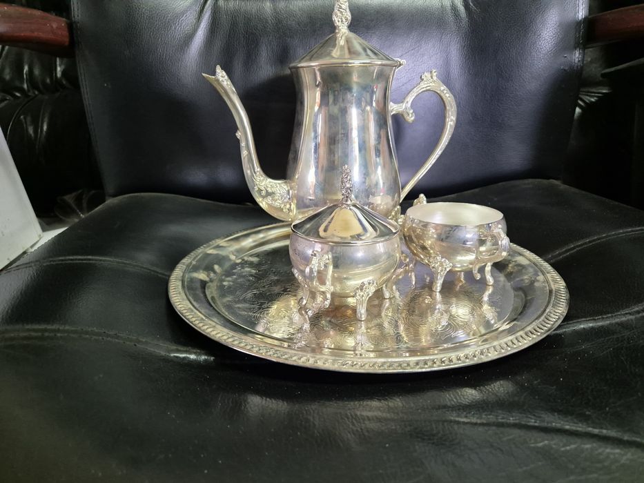 Посребрен сервиз за чай