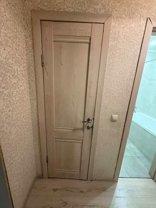 Продам межкомнатные двери.