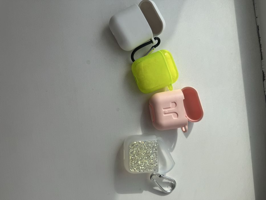 Продам наушники apple airpods 2