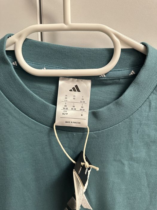 tricou adidas xs nou cu eticheta