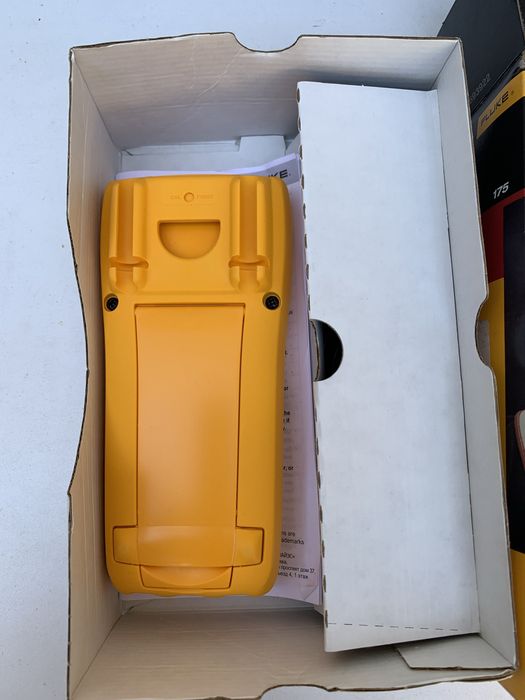 FLUKE 175  / True RMS мултиметър за промишлена поддръжка