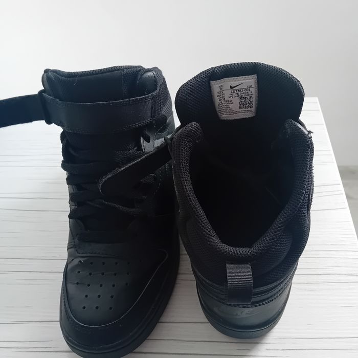 Маратонки тип боти на Nike