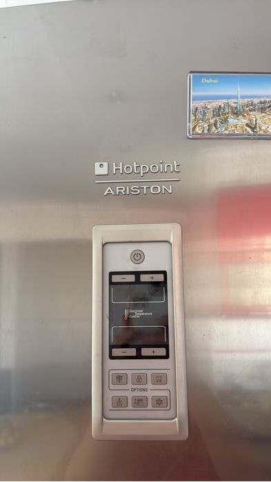 Холодильник Hotpoint. Ariston