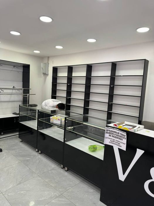 Мебель,шкафы  и прилавки для магазинов