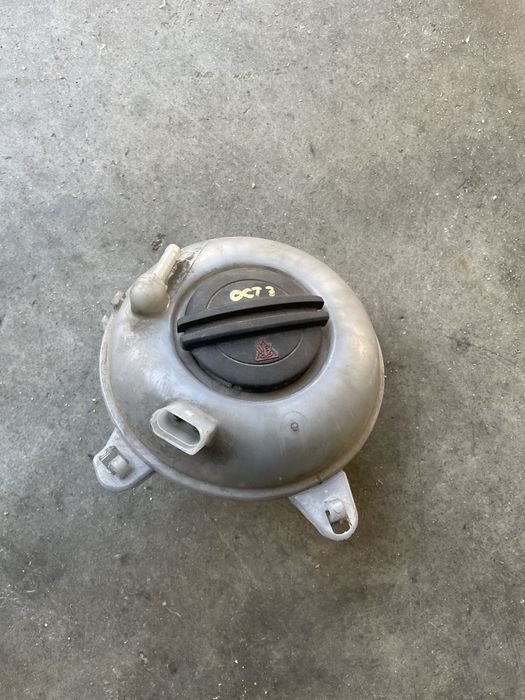 Vas expansiune / apa / lichid racire VW passat b8 golf 7 superb 3 seat
