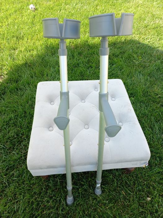 Леки алуминиеви патерици за лява и дясна ръка