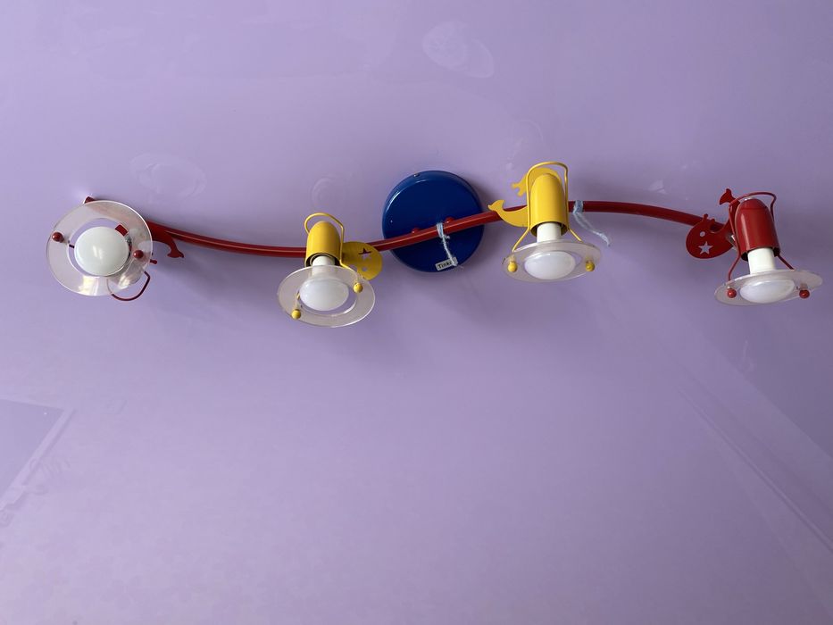 Продам люстру в детскую