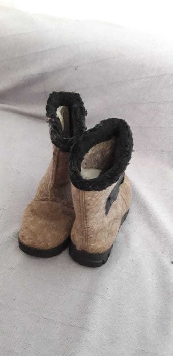 Продам зимние ботинки