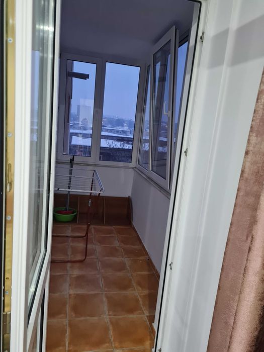 Inchiriez apartament