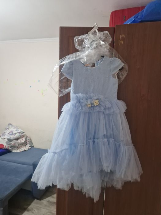 Две платье для девочки  за 5000