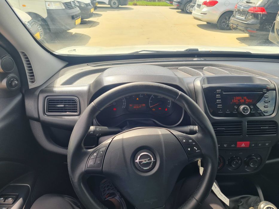 OPEL COMBO MAXI 1,3 cdti 95c.p an 2018 181 km cash sau rate fixe