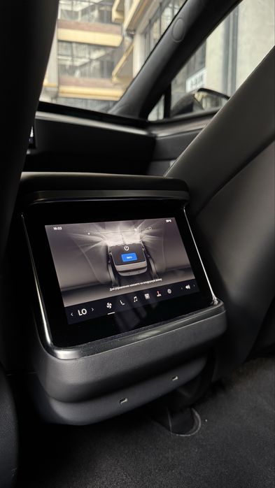 Tesla model S p100D