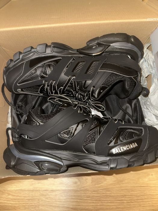balenciaga track