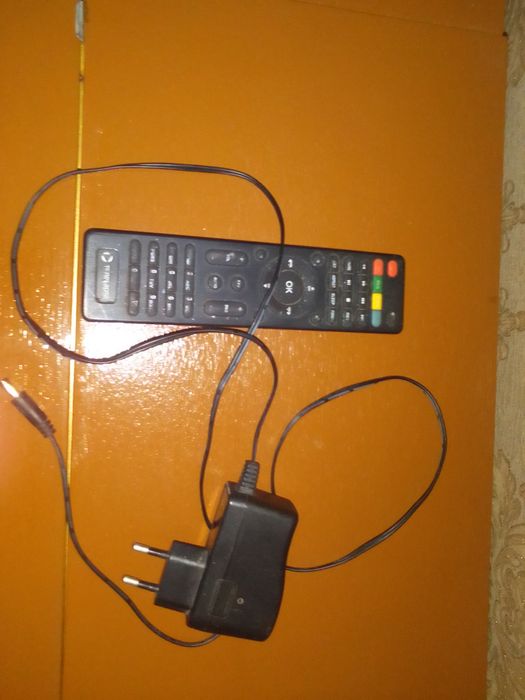 Продам тюнер для телевизора.