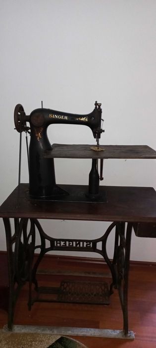 Masina de cusut incaltaminte/ haine Singer