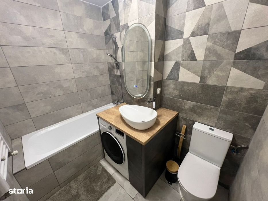 Direct proprietar-Vând apartament 3 camere, complet mobilat și dotat.