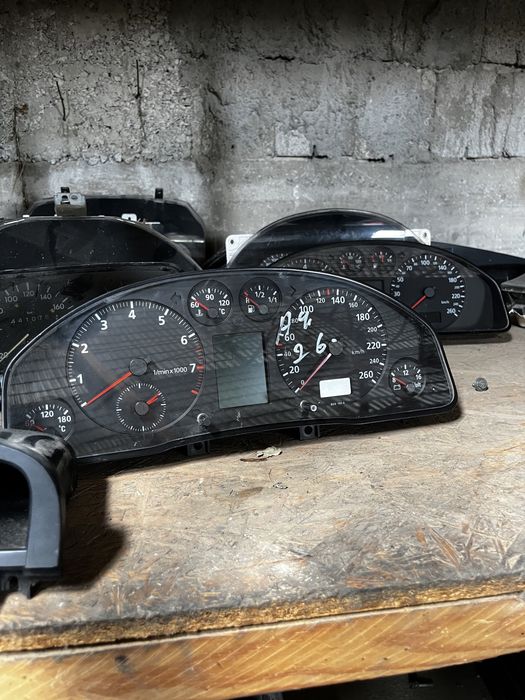 шток приборов Audi A4