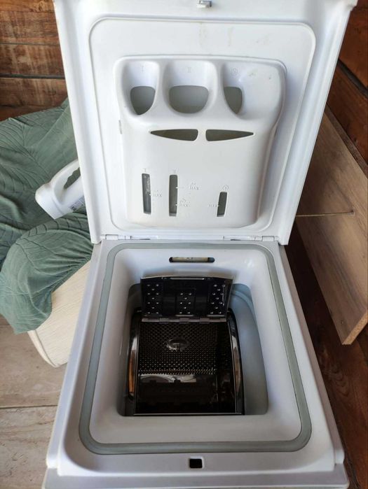 ПЕРАЛНЯ  Whirlpool AWE 2217