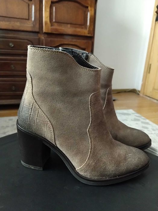 Ciocate botine piele întoarsă
