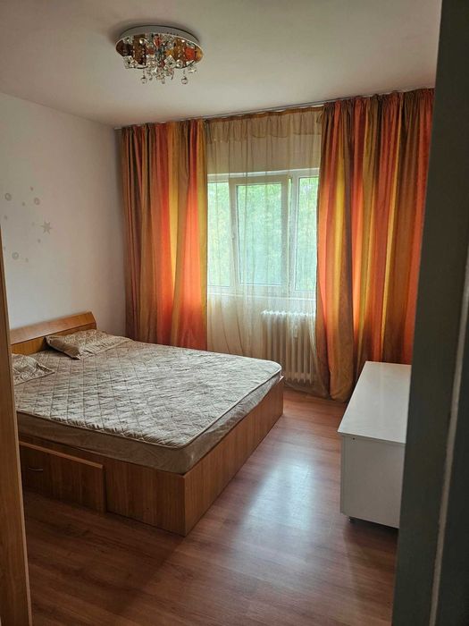 Apartament 3 camere de inchiriat