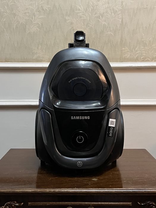 Пылесос Samsung SC18M31C5HG