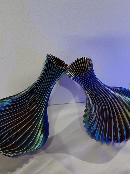 Spiral simon uy uchun  sun'iy gul qo'yadigan plastmas vaza
