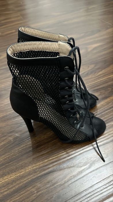 Продаются Хилсы 37 размер