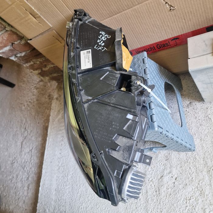 Volvo V90 S90 ляв фар