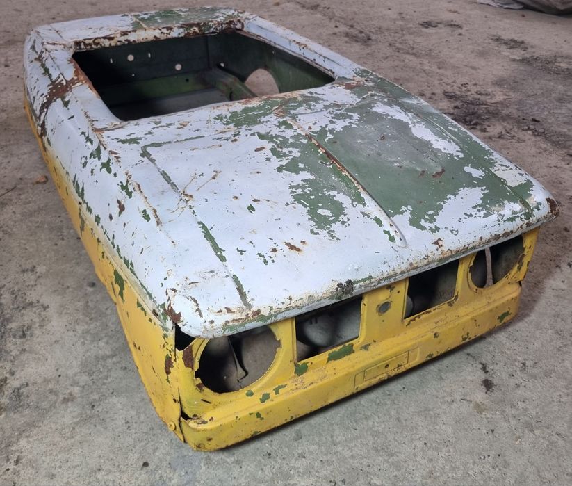 Педальная машинка