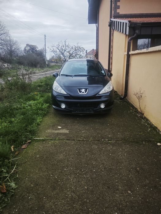 Peugeot 207 1.4 бензин