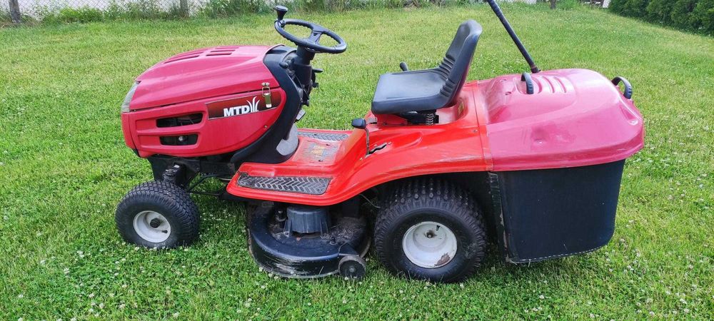 ПРОДАВАМ Тракторна косачка MTD