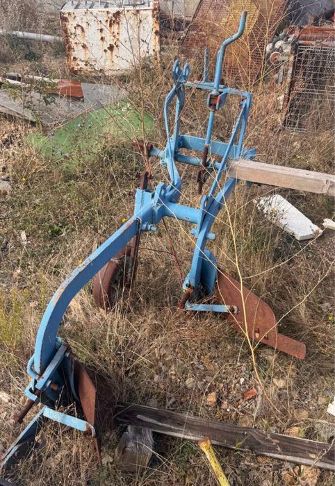 Двукорпусен плуг