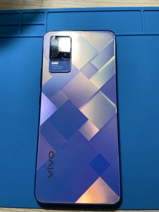 Телефон Vivo V21e 128 гб