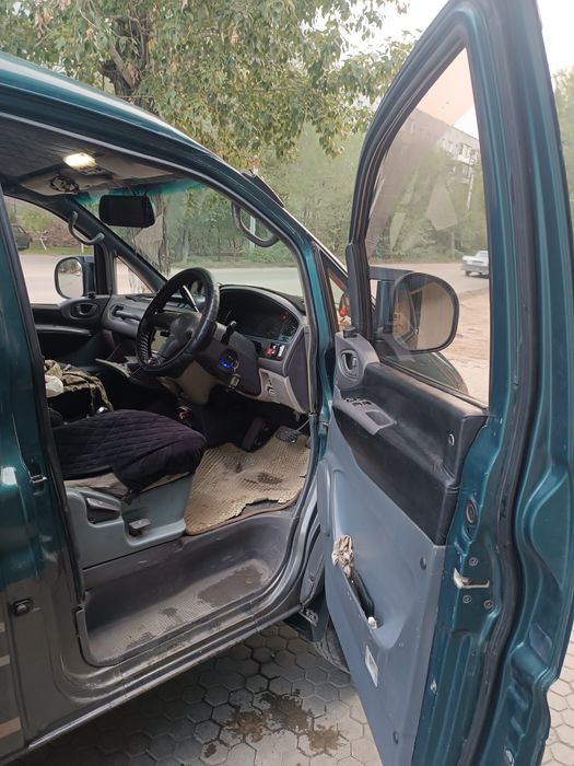 Продам Митсубиси делика булка