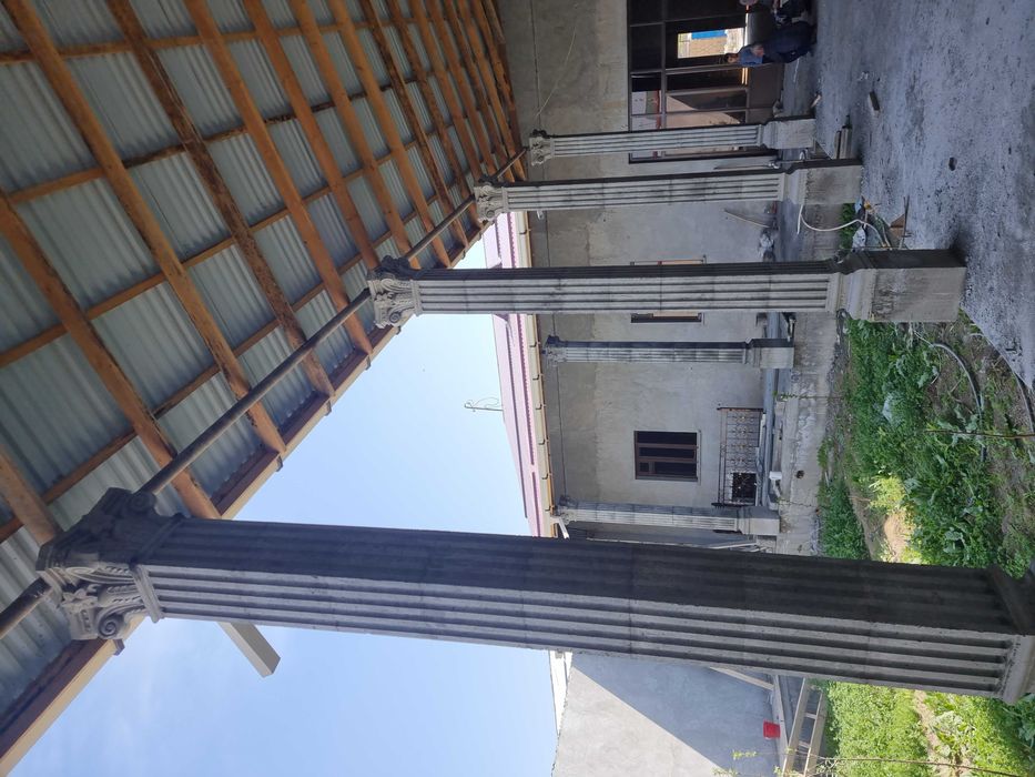 Римские колонны.