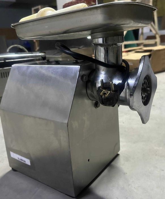 Мясорубка промышленная, электрическая все перемалывает